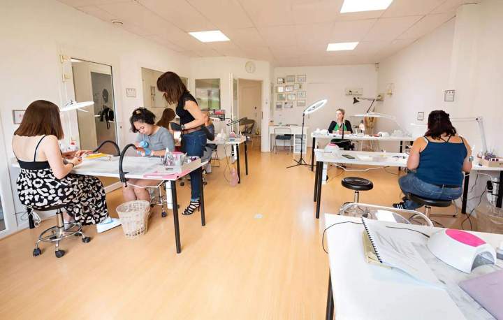 Nous proposons la formation en prothésie ongulaire.